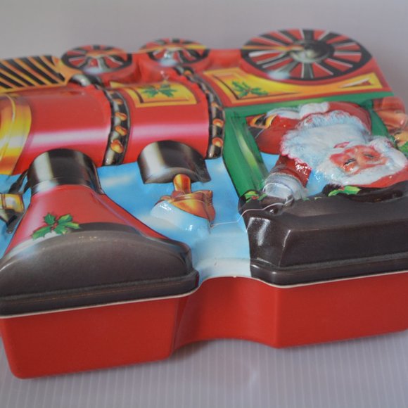 Vintage Ullman Plastic Christmas Santa Train Cookie Container Box 9” x 8” x 3.5” - Picture 4 of 8